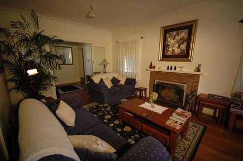 Admurraya House - Accommodation Gladstone 3