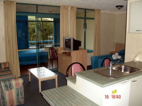 Albion Manor Motel & Serviced Apartments - Accommodation Gladstone 1