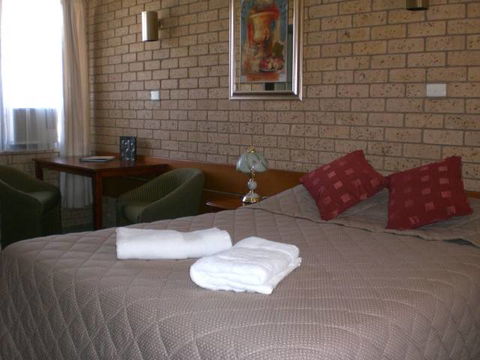 Allamar Motor Inn - Accommodation Gladstone 0