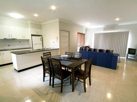 Annand Mews Serviced Apartments - Accommodation Gladstone 0