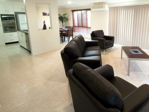 Annand Mews Serviced Apartments - Accommodation Gladstone 1