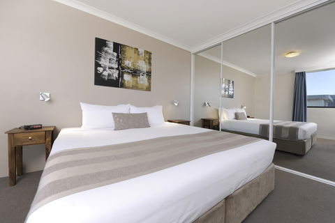 Assured Waterside Apartments - Accommodation Gladstone 3