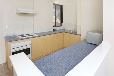 Assured Waterside Apartments - Accommodation Gladstone 5