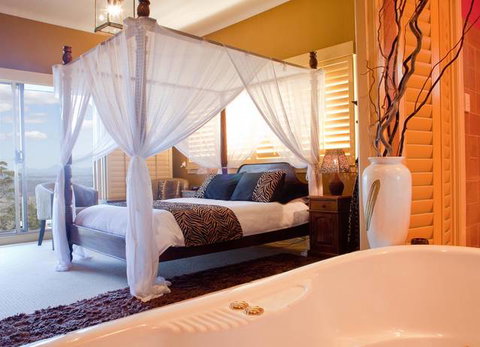 Avocado Sunset Bed & Breakfast - Accommodation Gladstone 0