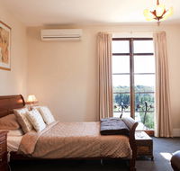 Azidene House  Spa Apartments - Accommodation Gladstone