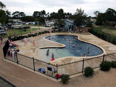 BIG4 Bairnsdale Holiday Park - Accommodation Gladstone 2