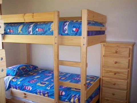 Bott's Beach Retreat - Accommodation Gladstone 2