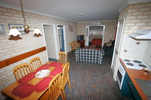 Busselton Villas and Caravan Park - Accommodation Gladstone