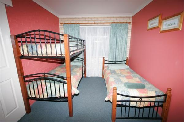 Busselton Villas And Caravan Park - Accommodation Gladstone 2