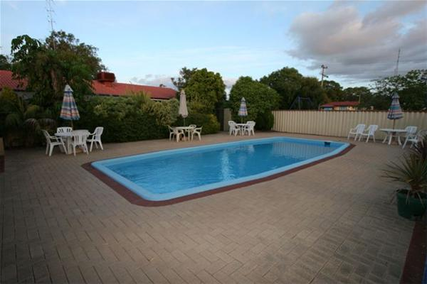 Busselton Villas And Caravan Park - Accommodation Gladstone 3