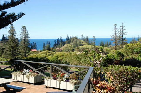 Cascade Garden Apartments - Accommodation Gladstone 1