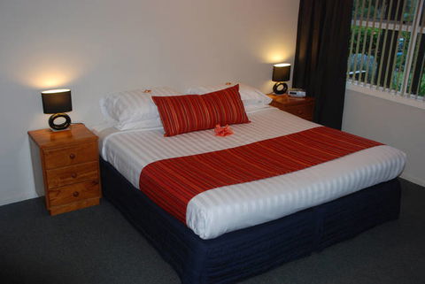 Cascade Garden Apartments - Accommodation Gladstone 0