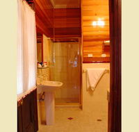 CBC Bed  Breakfast - Accommodation Gladstone