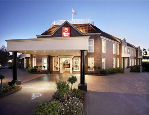 Canterbury International Hotel - Accommodation Gladstone 0