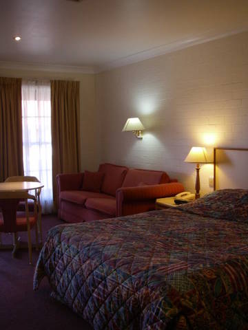 Club Motel - Accommodation Gladstone 1