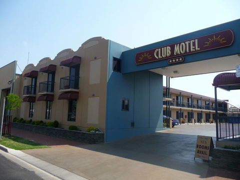 Club Motel - Accommodation Gladstone 0