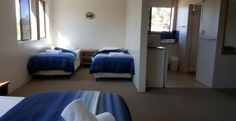 A'Montego Mermaid Beach Motel - Accommodation Gladstone 1