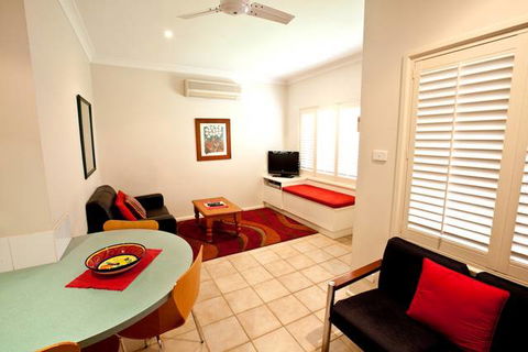Country Apartments - Accommodation Gladstone 0