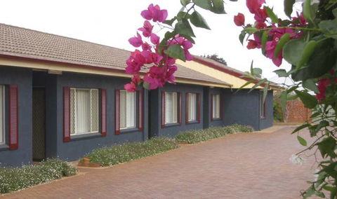 Country Apartments - Accommodation Gladstone 3