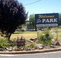 Country Club Caravan Park - Accommodation Gladstone