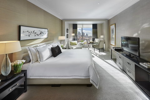Crown Towers - Accommodation Gladstone 0