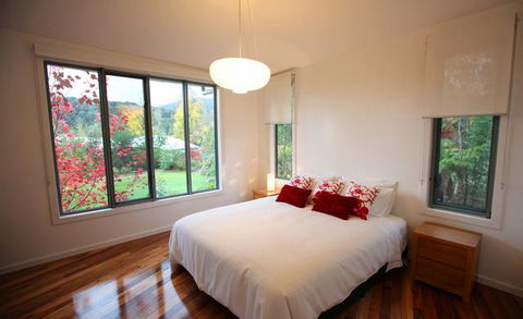 Dalrymples Guest Cottages - Accommodation Gladstone 0