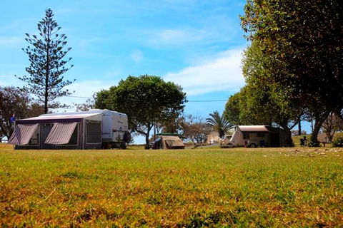 Elliott Heads Holiday Park - Accommodation Gladstone 0