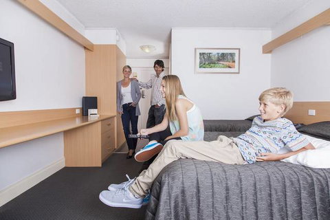 Flag Motor Lodge - Accommodation Gladstone 2