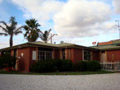 Foundry Palms Motel - Accommodation Gladstone 0