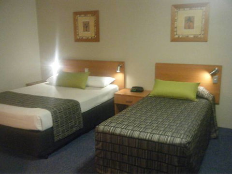 Galaxy Motel - Accommodation Gladstone 1