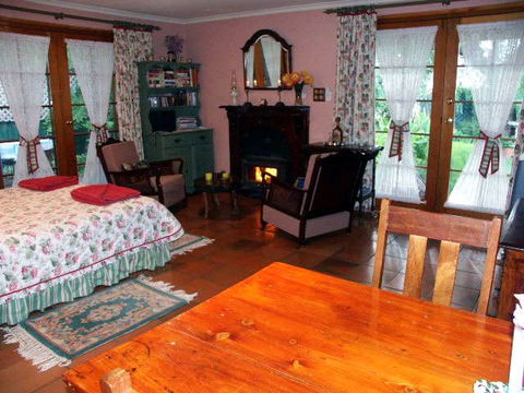 Gawler Churchhill Mews Bed & Breakfast - Accommodation Gladstone 0