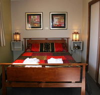 Golden Embers Apartments and B  B - Accommodation Gladstone