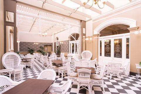 Hadley's Orient Hotel - Accommodation Gladstone 0
