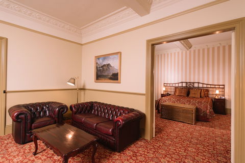 Hadley's Orient Hotel - Accommodation Gladstone 5