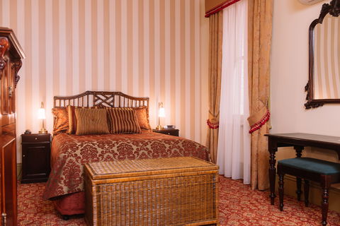 Hadley's Orient Hotel - Accommodation Gladstone 7