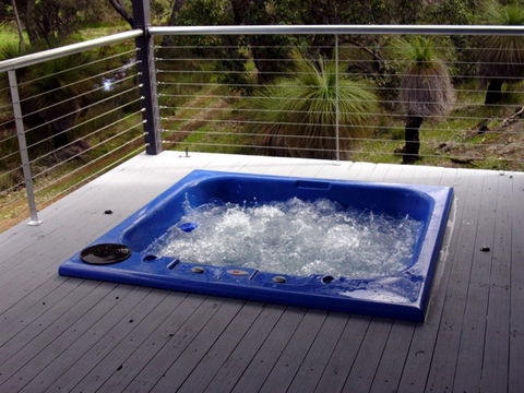 Hidden Grove Retreat - Accommodation Gladstone 2