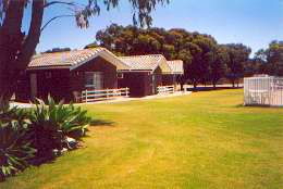 Highview Holiday Village Caravan Park - Accommodation Gladstone 0