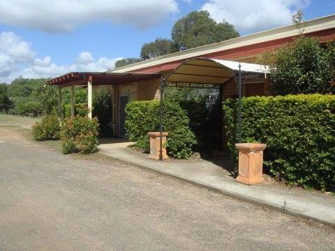 Hilldrop Motor Inn - Accommodation Gladstone 2