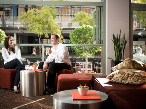 Holiday Inn Darling Harbour - Accommodation Gladstone 2