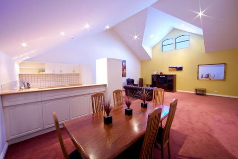 Hotel Northbridge - Accommodation Gladstone 0