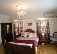 Johnstone's on Oxley Bed  Breakfast - Accommodation Gladstone