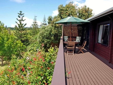 Lavendula Garden Cottage - Accommodation Gladstone 2