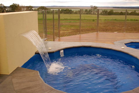 Ledcourt Waters - Accommodation Gladstone 2