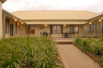 Ledcourt Waters - Accommodation Gladstone 5