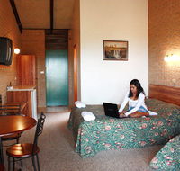 Lookout Motor Inn - Accommodation Gladstone