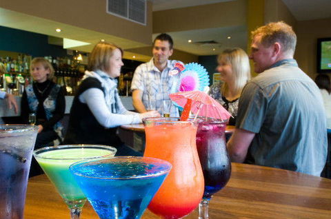 Loxton Hotel - Accommodation Gladstone 0
