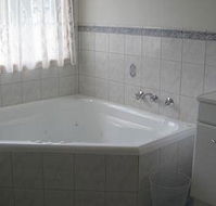Macburn Self Contained Cottages Dog Friendly - Accommodation Gladstone