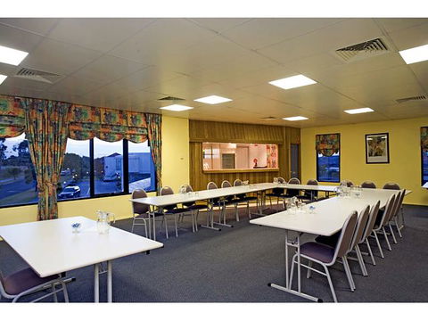 Mahoneys Motor Inn - Accommodation Gladstone 2