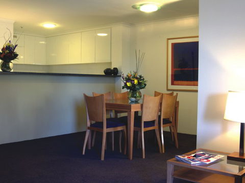 Medina Serviced Apartments Canberra, James Court - Accommodation Gladstone 2