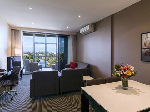 Meriton Serviced Apartments Parramatta - Accommodation Gladstone 2